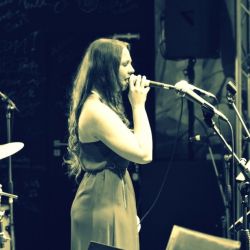 koncert v music a cafe