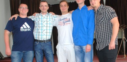 zmaturovani studenti 4a 4b