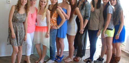 zmaturovani studenti 4a 4b