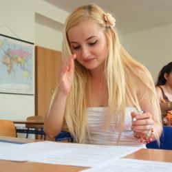 zmaturovani studenti 4a 4b