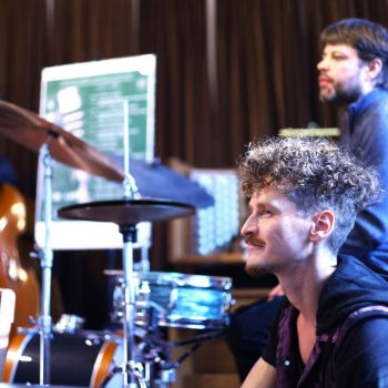 S Hviezdoslavom do lavíc